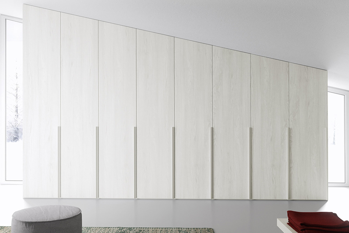 Armadio moderno battente Easy Lops Progetto anta Presa Mini 1