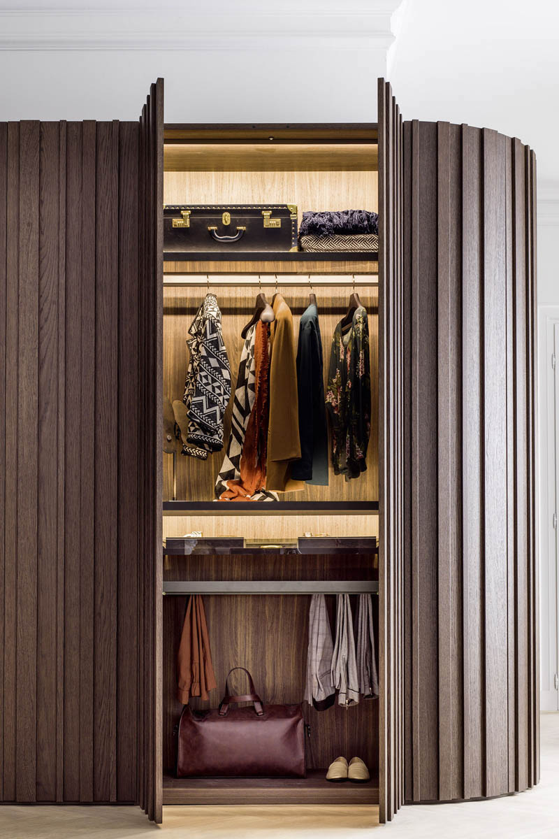 Armadio moderno battente Top Lops Progetto anta Stave 9