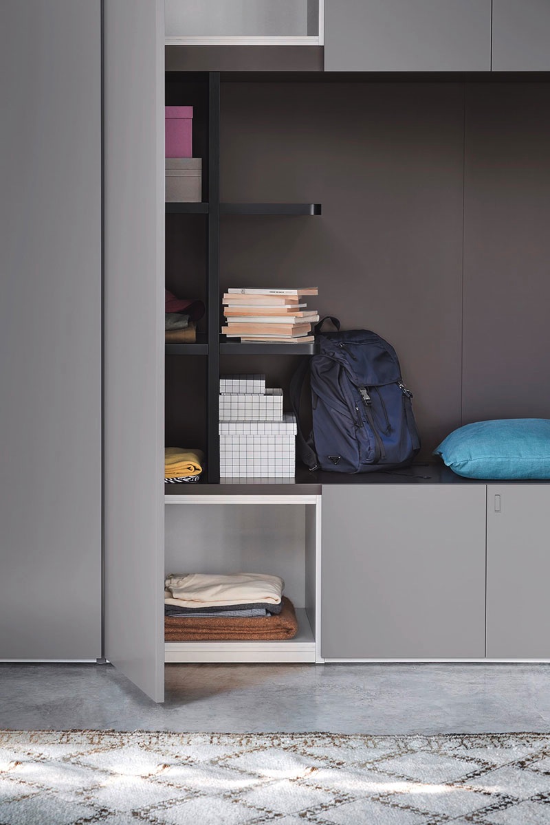 Armadio moderno battente Top Lops Progetto anta Alfa 2