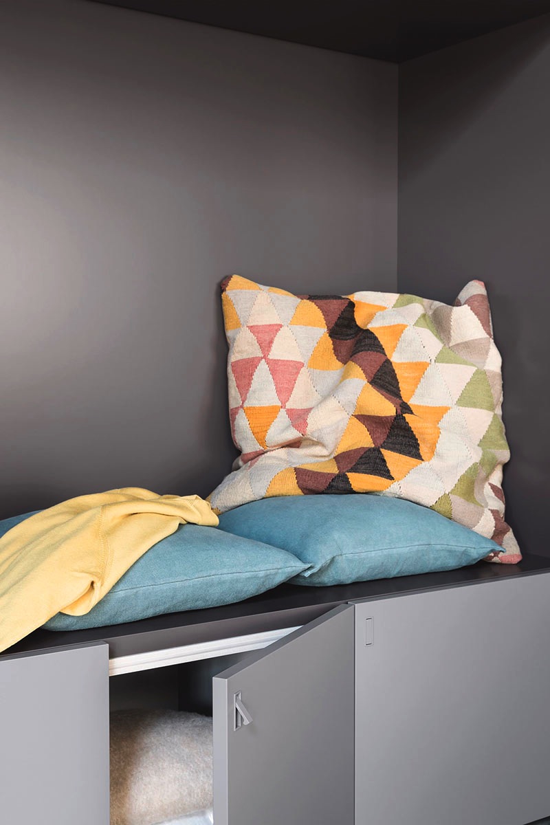 Armadio moderno battente Top Lops Progetto anta Alfa 5