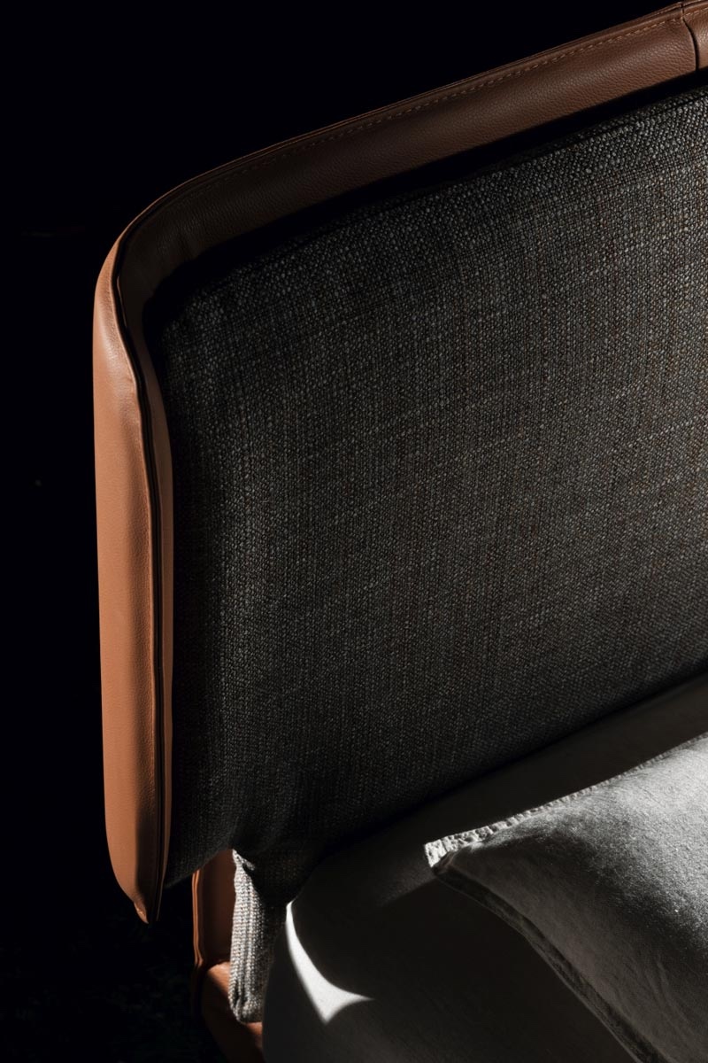 Letto matrimoniale moderno imbottito Ditre Skin 4