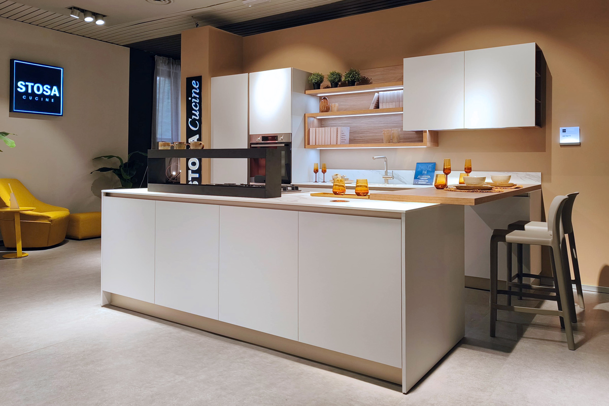 cucina stosa infinity nel negozio Lops di Cinisello Balsamo