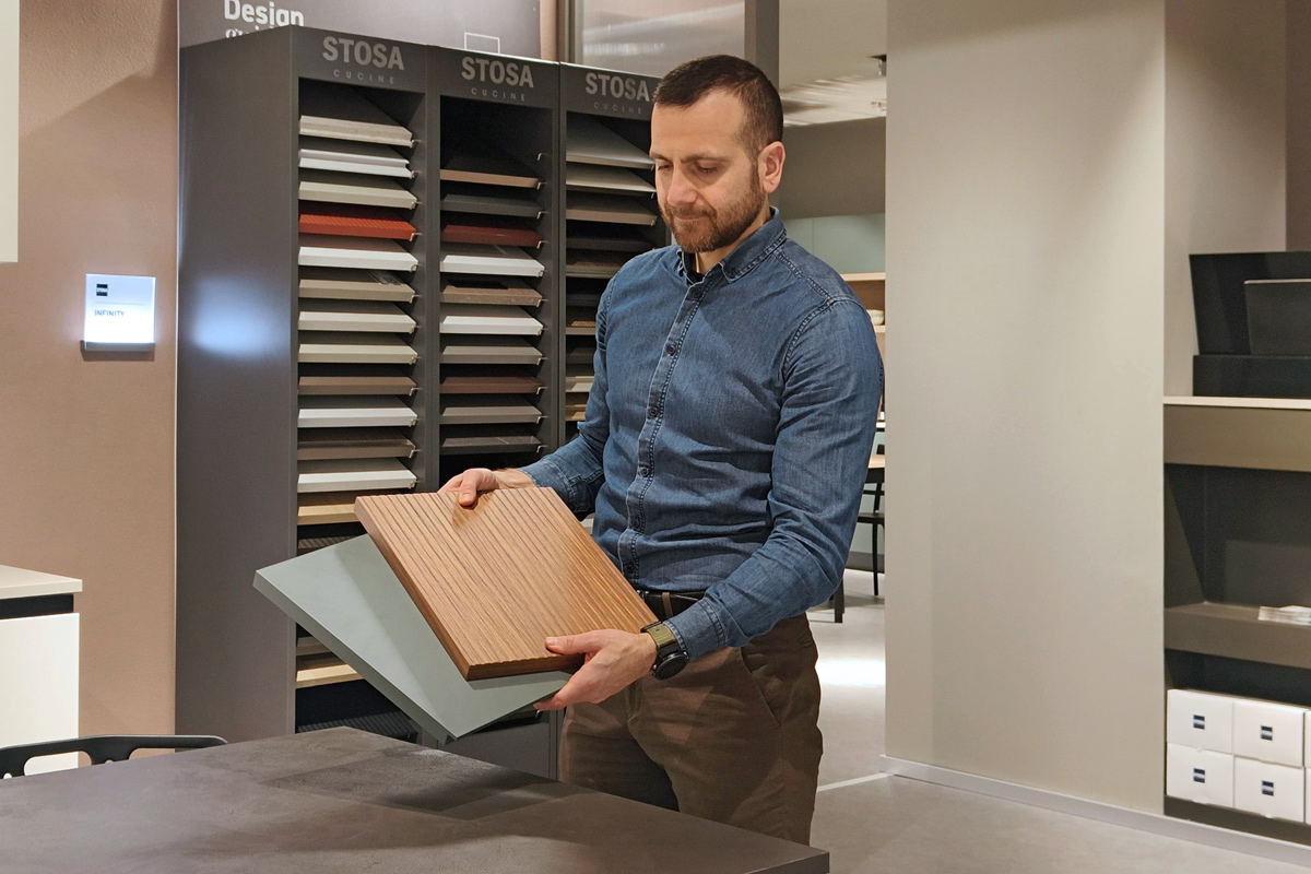 scelta materiali e colori con Dario progettista lops Cinisello