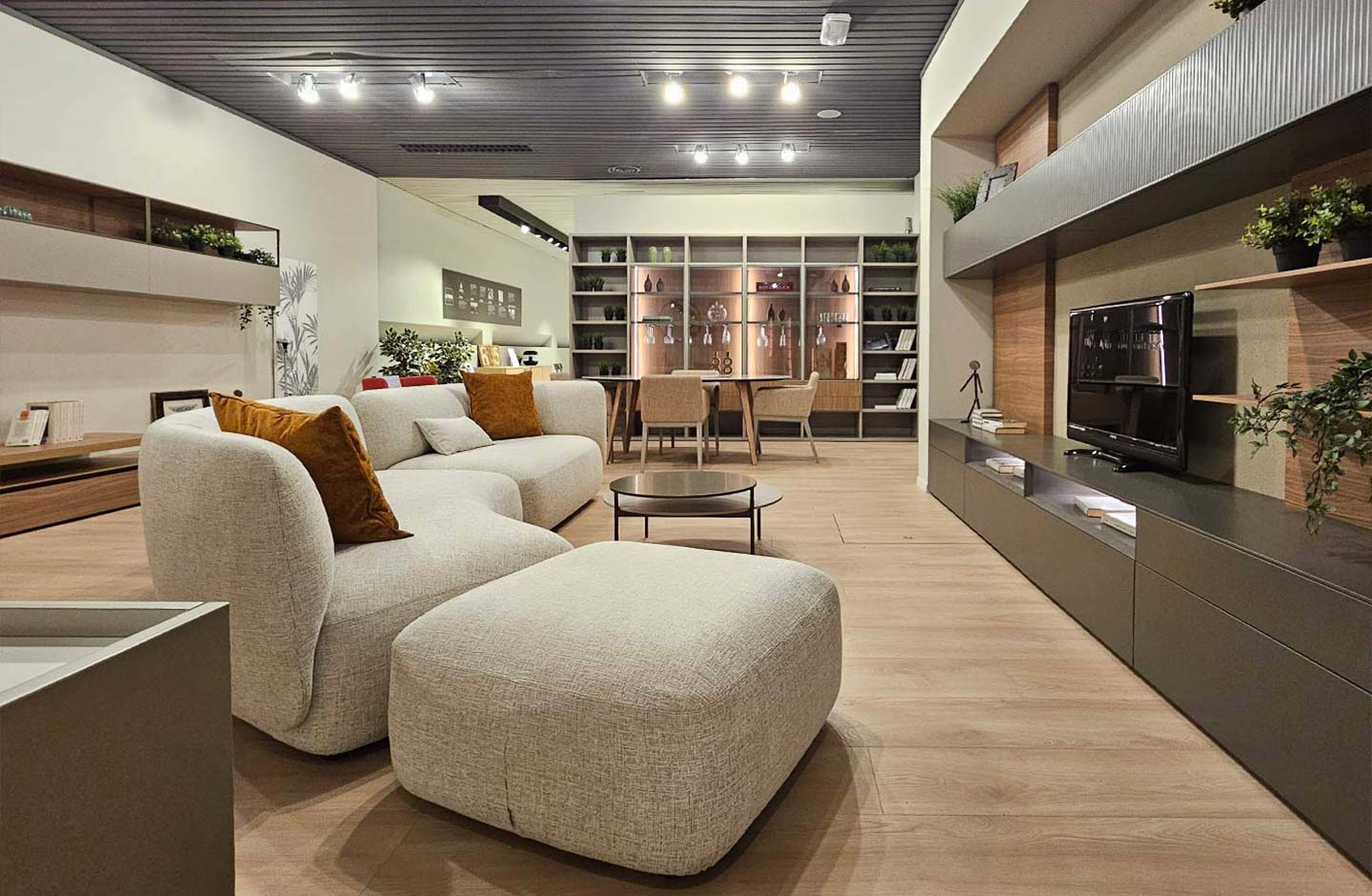 Showroom-Lops-Arredi-Cinisello-Monza-Brianza